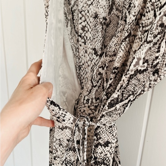 Reformation Snake Skin Wrap Tie Midi Dress Women Medium Animal Print Viscose - Picture 7 of 11